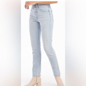 Levi’s 501 Hi-Rise Skinny Jeans Light Wash Distressed size 24x32